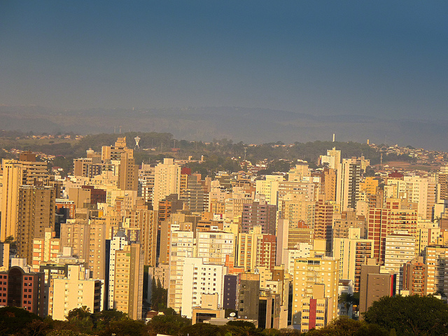 Vista área de Campinas. Imagem: Elson Júnior/FlickrCC